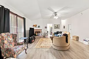 1011 Cruise St, Denton, TX 76207 - Photo 9