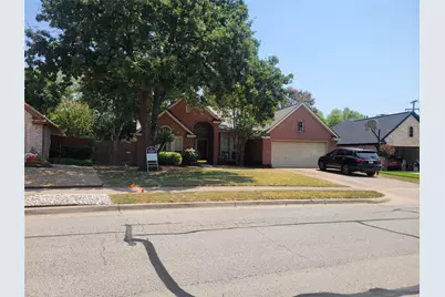 1817 Parkwood Drive, Grapevine, TX 76051 - Photo 1