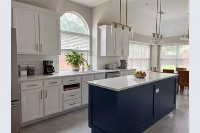 1817 Parkwood Drive, Grapevine, TX 76051 - Photo 3