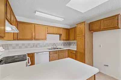 2804 Monthaven Drive, Arlington, TX 76001 - Photo 7