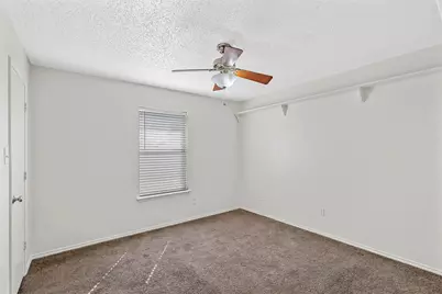 2804 Monthaven Drive, Arlington, TX 76001 - Photo 11
