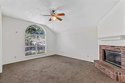 2804 Monthaven Drive, Arlington, TX 76001 - Photo 3