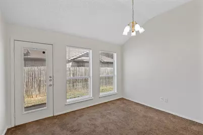 2804 Monthaven Drive, Arlington, TX 76001 - Photo 9