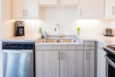 830 N Zang Boulevard #1302, Dallas, TX 75208 - Photo 3