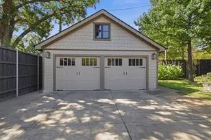 838 Salmon Dr, Dallas, TX 75208 - Photo 17