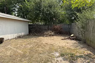 2505 Normont Cir, Fort Worth, TX 76103 - Photo 17