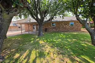 2024 Pebblecreek Dr, Cleburne, TX 76033 - Photo 17