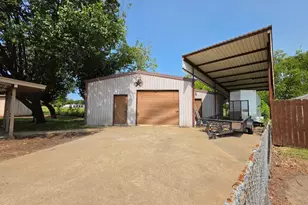 2024 Pebblecreek Dr, Cleburne, TX 76033 - Photo 3