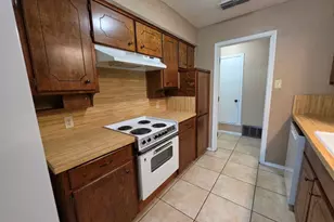 2024 Pebblecreek Dr, Cleburne, TX 76033 - Photo 7