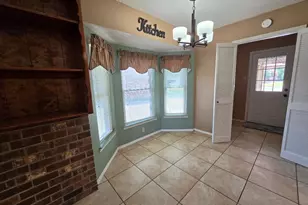 2024 Pebblecreek Dr, Cleburne, TX 76033 - Photo 9