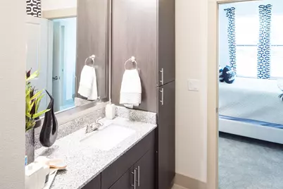 901 N Zang Boulevard #213, Dallas, TX 75208 - Photo 9
