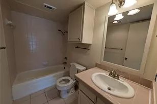 9801 Royal Ln, Dallas, TX 75231 - Photo 19