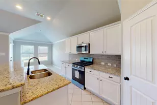 344 Coral Vine Ln, Burleson, TX 76028 - Photo 9