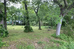 102 Elm St, Bonham, TX 75418 - Photo 1