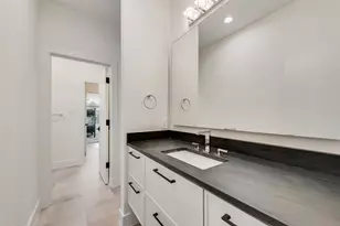 6411 Royal Ln, Dallas, TX 75230 - Photo 23