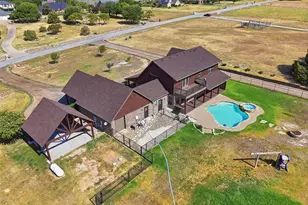 2407 Wills Way Dr, Granbury, TX 76049 - Photo 3