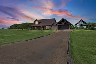 2407 Wills Way Dr, Granbury, TX 76049 - Photo 9