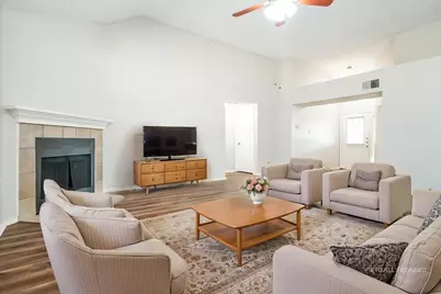4742 Cornflower Drive, Arlington, TX 76018 - Photo 5