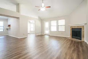 4742 Cornflower Dr, Arlington, TX 76018 - Photo 3