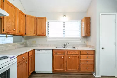4742 Cornflower Drive, Arlington, TX 76018 - Photo 9