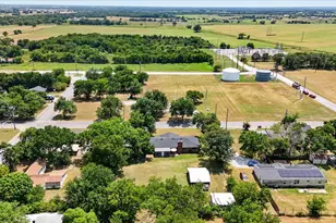 507 W South St, Whitesboro, TX 76273 - Photo 27