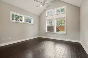 629 Bishop Heights Ln, Dallas, TX 75208 - Photo 15