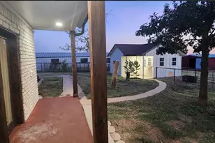 648 Co Rd 1591, Sunset, TX 76270 - Photo 23