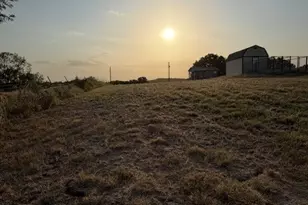 648 Co Rd 1591, Sunset, TX 76270 - Photo 33