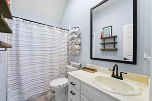8609 Old Oak Dr, Irving, TX 75063 - Photo 13