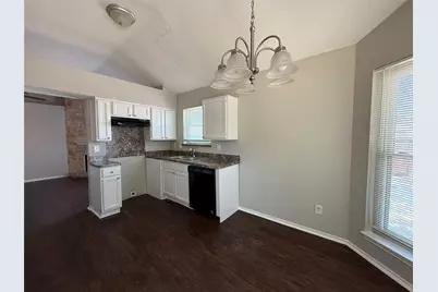 10206 Shayna Drive, Dallas, TX 75217 - Photo 9