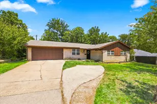 403 E Huitt Ln, Euless, TX 76040 - Photo 21