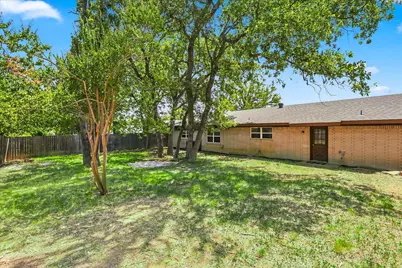 403 E Huitt Lane, Euless, TX 76040 - Photo 19
