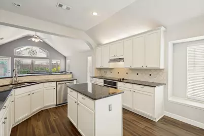 5525 Pebble Court, McKinney, TX 75072 - Photo 9
