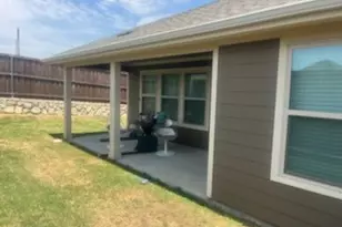 11129 Pond View Ct, Providence Village, TX 76227 - Photo 3