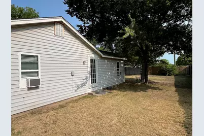 8512 Raymond Avenue, White Settlement, TX 76108 - Photo 15