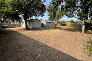 8512 Raymond Ave, White Settlement, TX 76108 - Photo 17