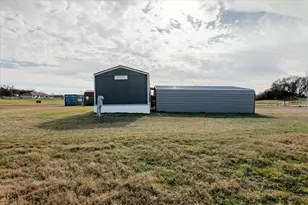 126 Starry Sky Ct, Springtown, TX 76082 - Photo 3