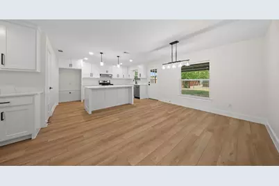 110 S Yale Drive, Garland, TX 75042 - Photo 9