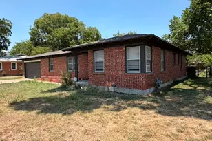 6413 Lambeth Ln, Fort Worth, TX 76112 - Photo 3
