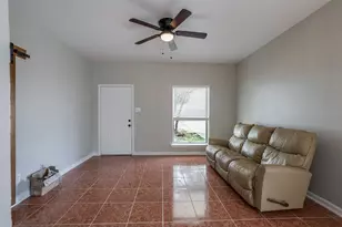 334 Peters St, Waxahachie, TX 75165 - Photo 7