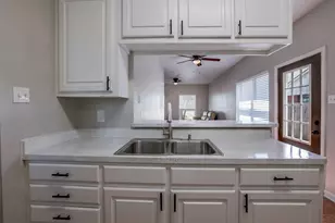 334 Peters St, Waxahachie, TX 75165 - Photo 11