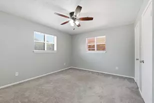 140 Towne W Dr, Lorena, TX 76655 - Photo 17