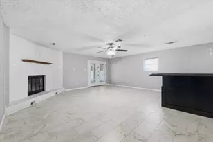 140 Towne W Dr, Lorena, TX 76655 - Photo 11