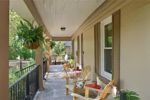 1732 S Edgefield Ave, Dallas, TX 75224 - Photo 1