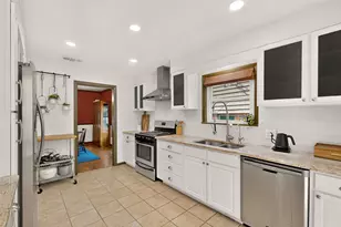 1732 S Edgefield Ave, Dallas, TX 75224 - Photo 3