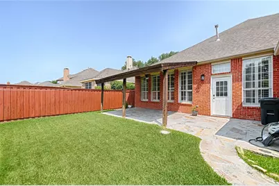 9718 Wolf Creek Drive, Irving, TX 75063 - Photo 31