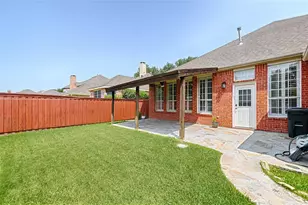 9718 Wolf Creek Dr, Irving, TX 75063 - Photo 31