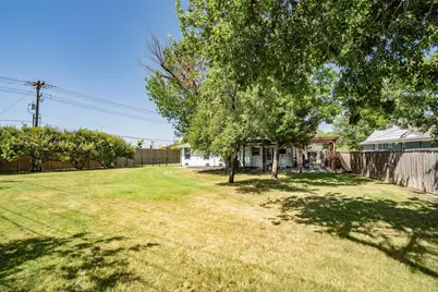1417 Hill Street, Grapevine, TX 76051 - Photo 25
