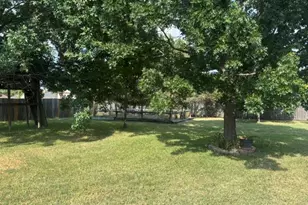 1107 W Sharpshire Dr, Waxahachie, TX 75165 - Photo 9