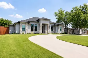 921 Delk Dr, Arlington, TX 76013 - Photo 3